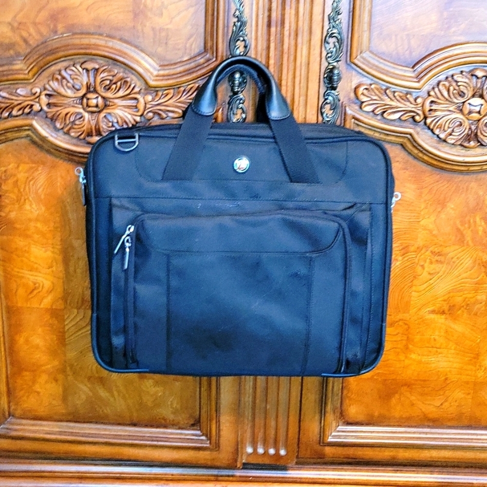 TARGUS 17"×14" COMPUTER CARRYON CASE BAG sturdy